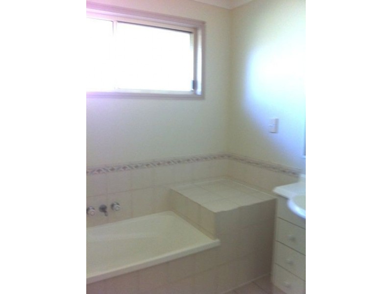 7 Parry Court, Windaroo QLD 4207