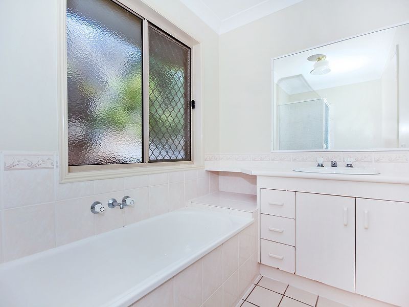 9 Hanby Court, Edens Landing QLD 4207