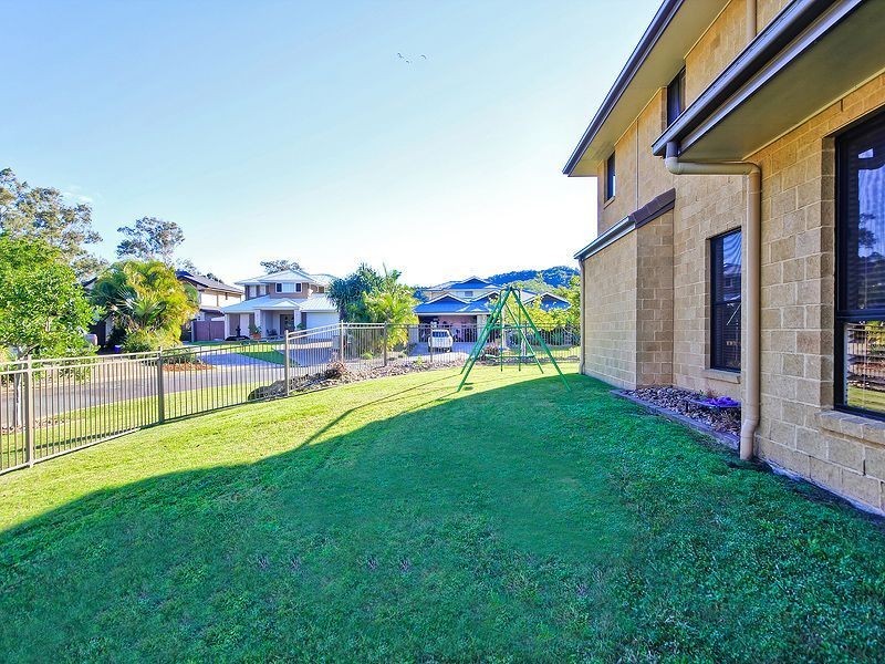 30 Lake Breeze Drive, Windaroo QLD 4207