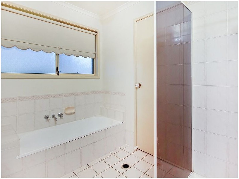 3 Maggie Court, Edens Landing QLD 4207