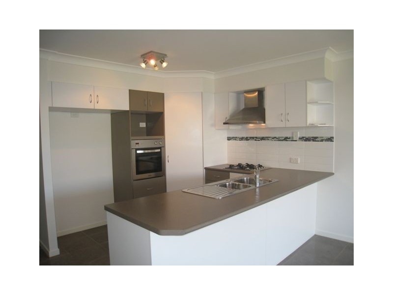 10 Coalstoun Crossing, Waterford QLD 4133