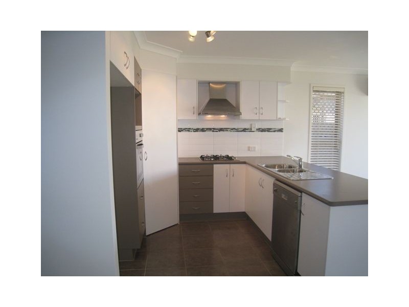 10 Coalstoun Crossing, Waterford QLD 4133