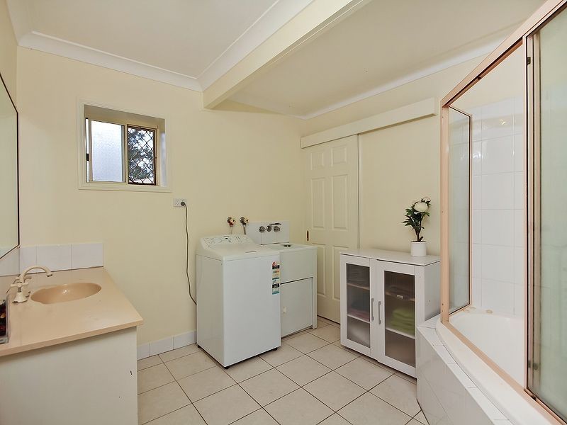 62 Loane Drive, Edens Landing QLD 4207