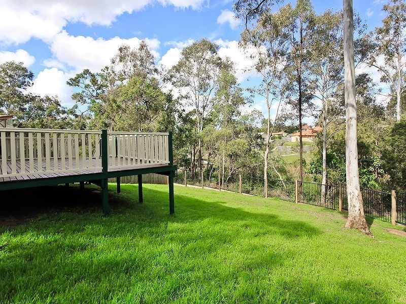 62 Loane Drive, Edens Landing QLD 4207