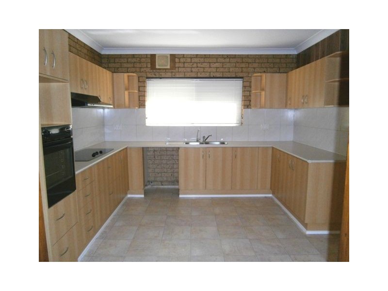 4 Sheridan Cres, Shailer Park QLD 4128