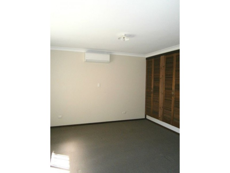 4 Sheridan Cres, Shailer Park QLD 4128