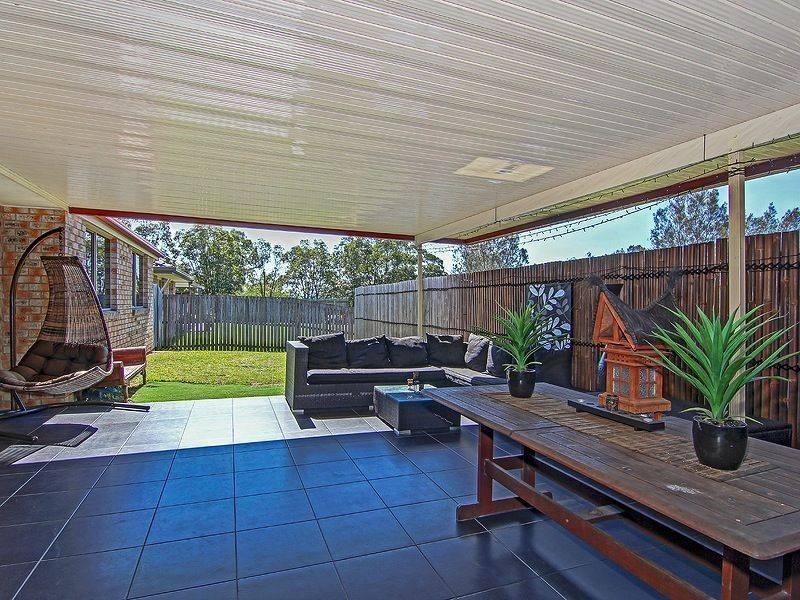 14 Duesbury Cr, Edens Landing QLD 4207