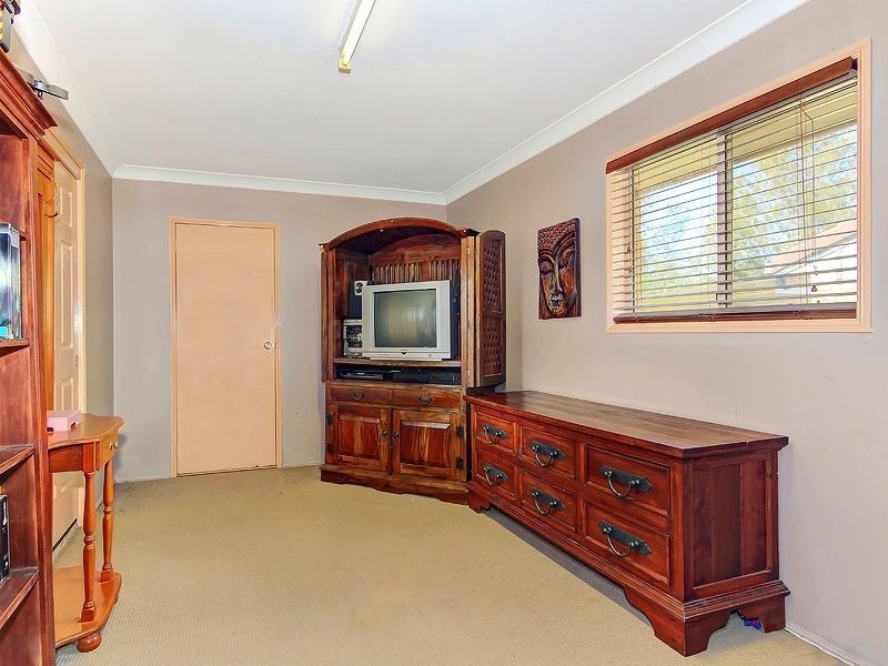 14 Duesbury Cr, Edens Landing QLD 4207