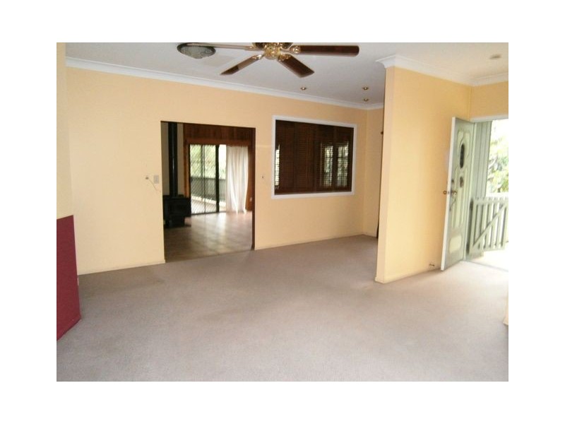 24 Beenleigh Redland Bay Rd, Loganholme QLD 4129