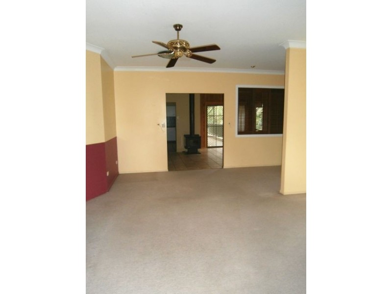 24 Beenleigh Redland Bay Rd, Loganholme QLD 4129