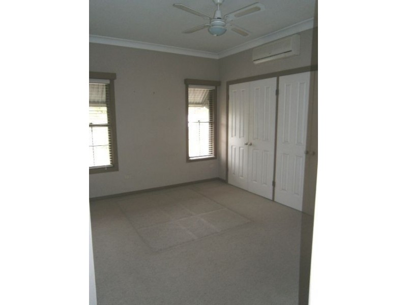 24 Beenleigh Redland Bay Rd, Loganholme QLD 4129