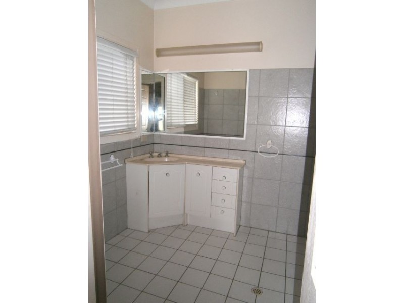 24 Beenleigh Redland Bay Rd, Loganholme QLD 4129