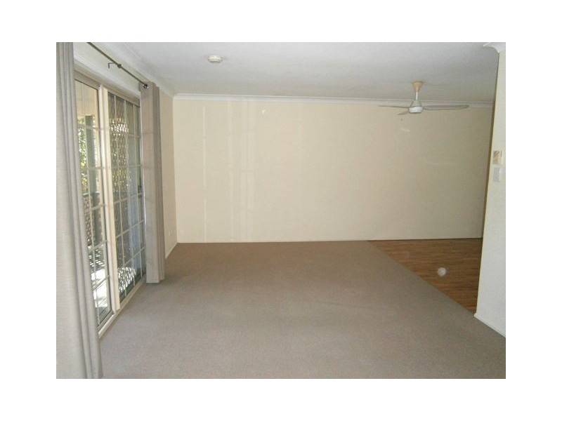 25 Tregana Ct, Edens Landing QLD 4207