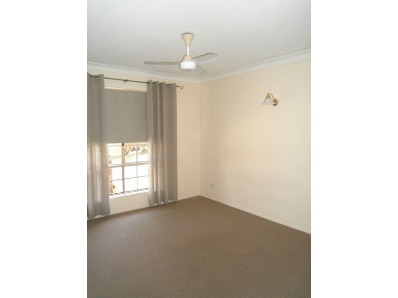 25 Tregana Ct, Edens Landing QLD 4207