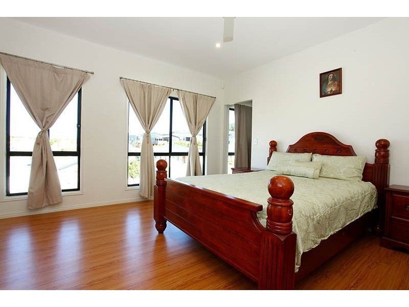 15 Macleay Cct, Upper Coomera QLD 4209