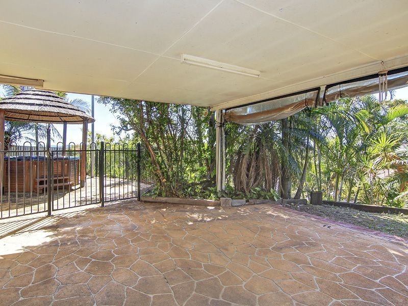 8 Wantana Cres, Edens Landing QLD 4207