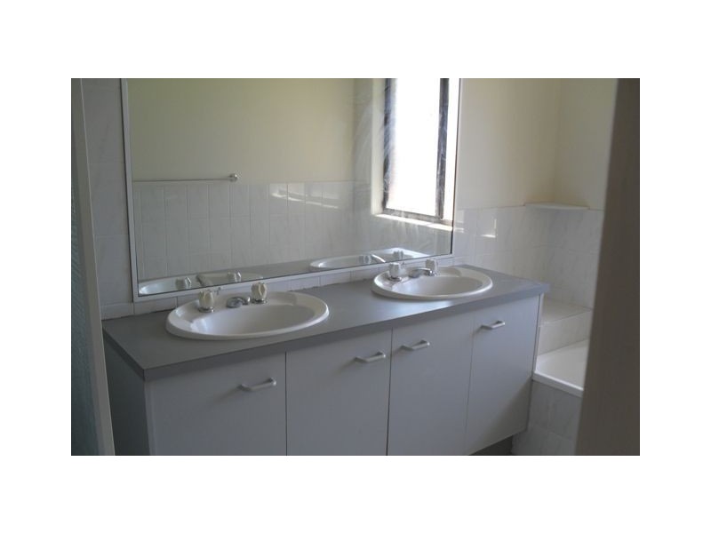 9/15 Lane Court, Mount Warren Park QLD 4207