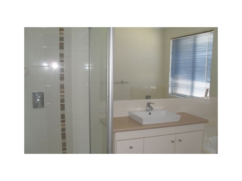 16 Skyline Circuit, Bahrs Scrub QLD 4207