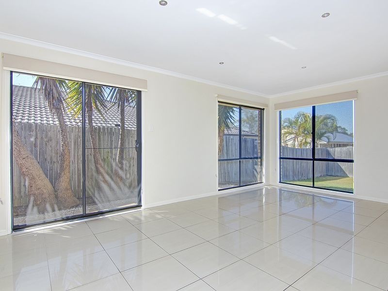 44 Mountain View Crescent, Mount Warren Park QLD 4207