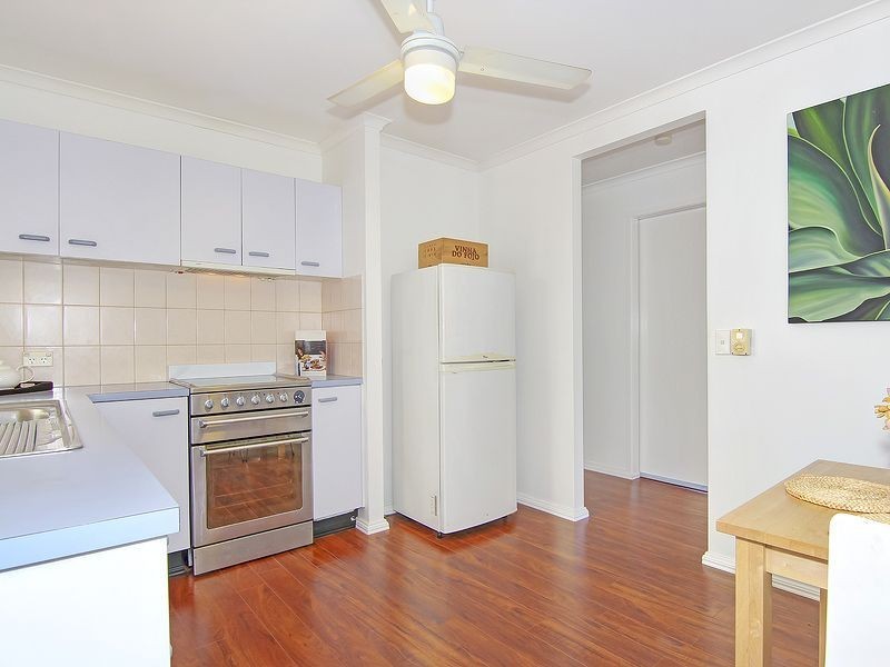 8 Edinburgh Dr, Bethania QLD 4205