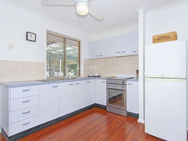 8 Edinburgh Dr, Bethania QLD 4205