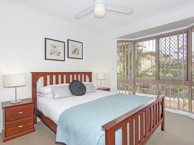 8 Edinburgh Dr, Bethania QLD 4205