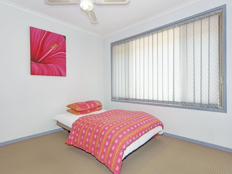 8 Edinburgh Dr, Bethania QLD 4205