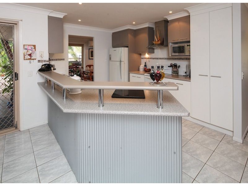 27 Lynette Ct, Buccan QLD 4207