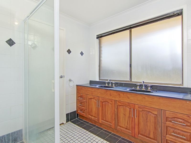 178 Holmview Rd, Edens Landing QLD 4207
