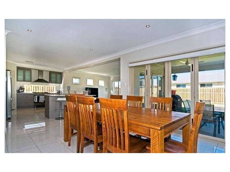 15 Strathburn Cr, Ormeau QLD 4208