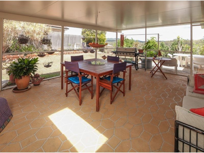 5 Silvestro Pl, Edens Landing QLD 4207