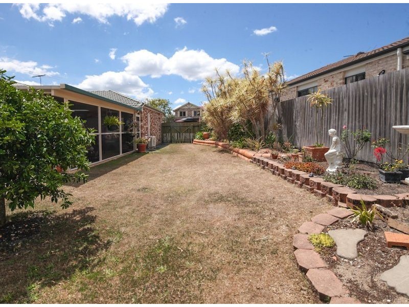 5 Silvestro Pl, Edens Landing QLD 4207