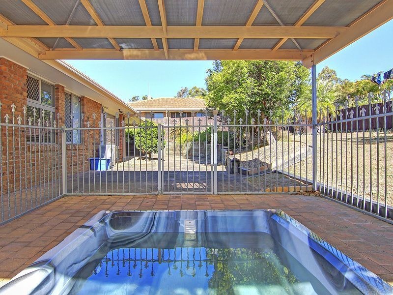 49 Mt Warren Bvd, Mount Warren Park QLD 4207