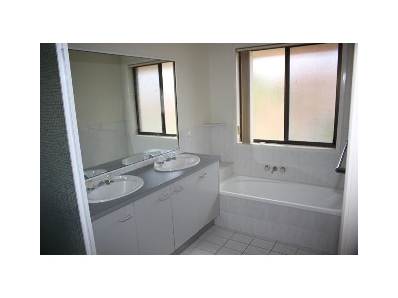 9/15 Lane Court, Mount Warren Park QLD 4207