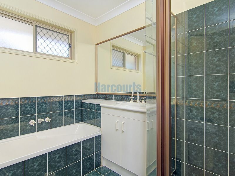 88 Overland Dr, Edens Landing QLD 4207