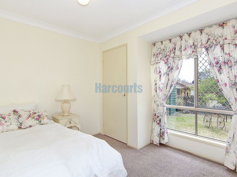 1 Tregana Cct, Edens Landing QLD 4207