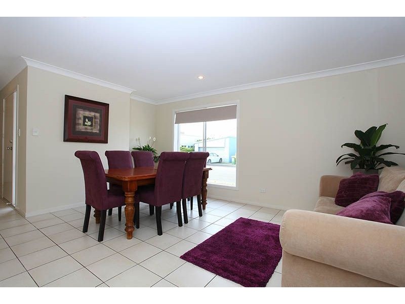 12 Norfolk Drive, Pacific Pines QLD 4211