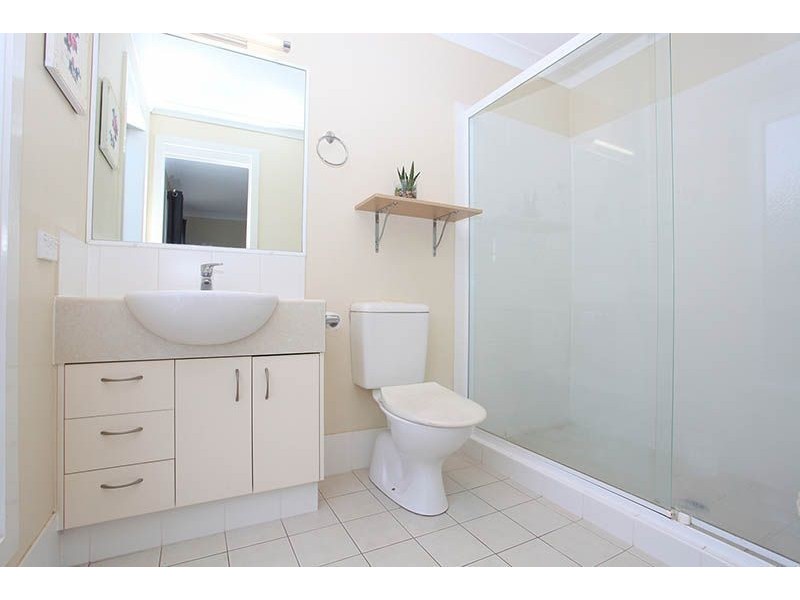 12 Norfolk Drive, Pacific Pines QLD 4211