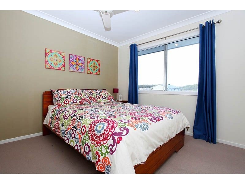 12 Norfolk Drive, Pacific Pines QLD 4211