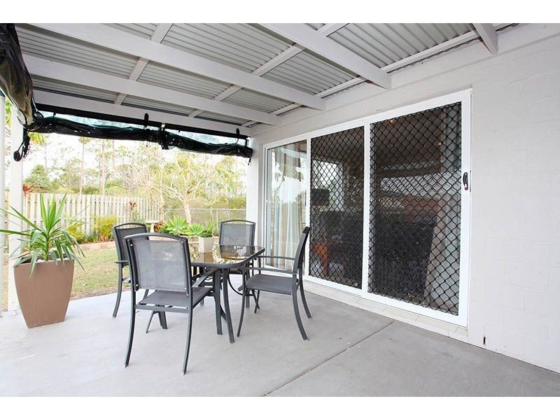 12 Norfolk Drive, Pacific Pines QLD 4211