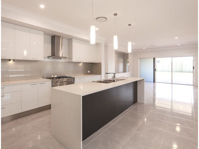 18 Robyn Crt, Logan Village QLD 4207