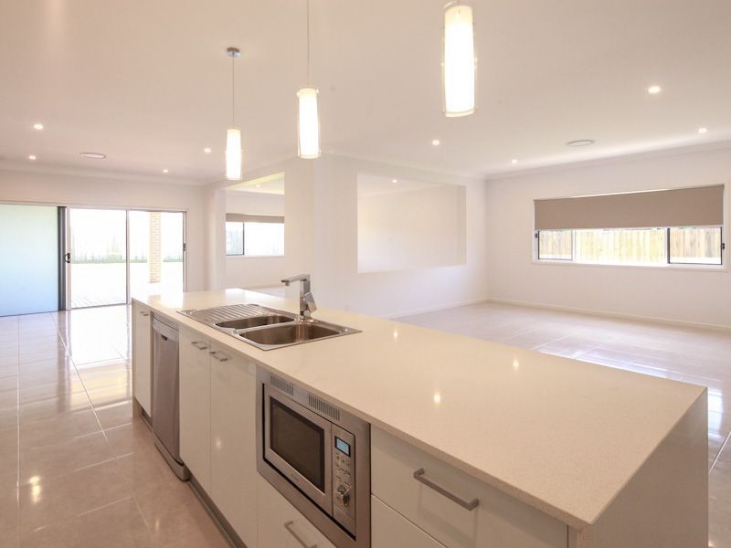 18 Robyn Crt, Logan Village QLD 4207