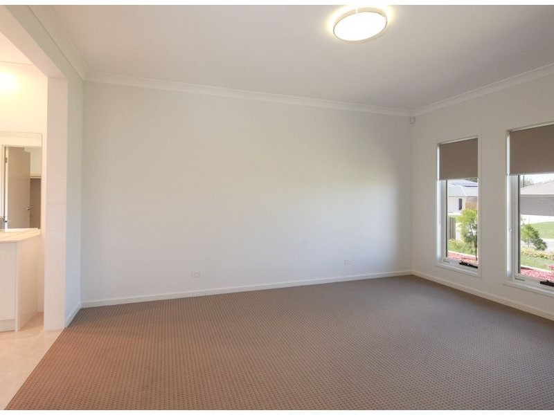 18 Robyn Crt, Logan Village QLD 4207