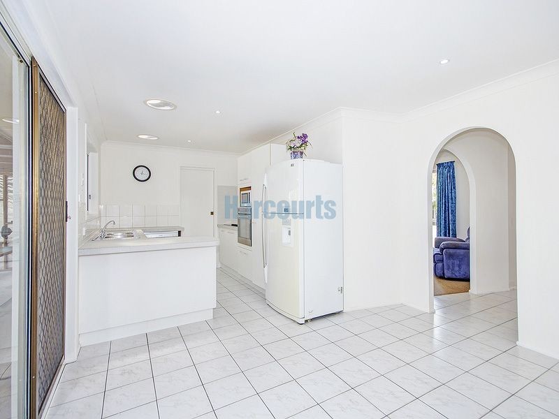 9 Carbon Crt, Bethania QLD 4205