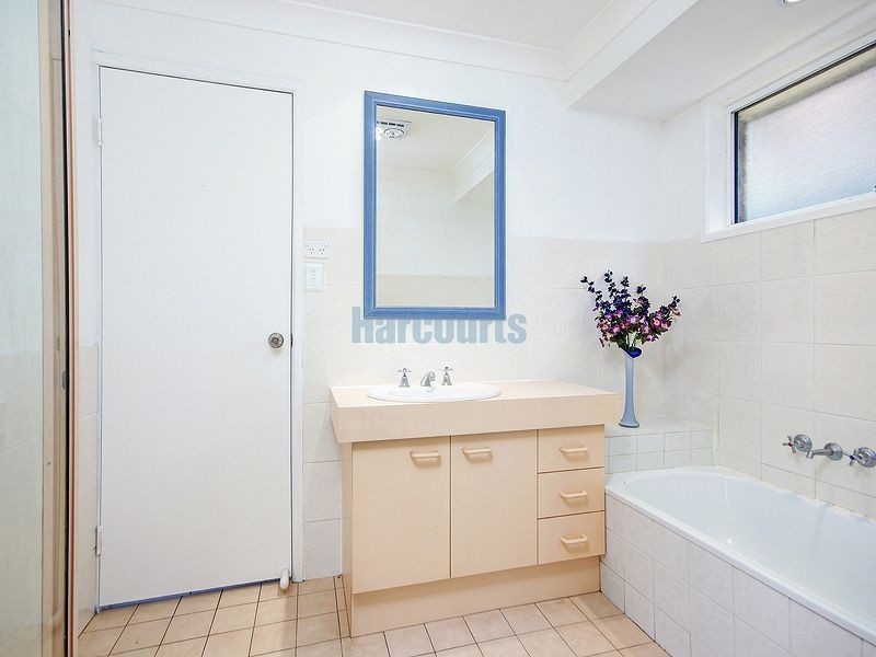 9 Carbon Crt, Bethania QLD 4205