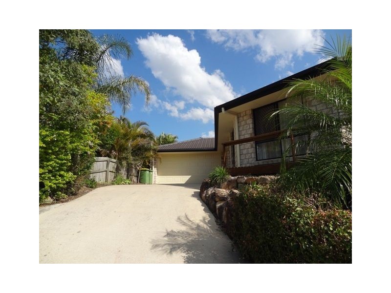 10 Kempe Place, Edens Landing QLD 4207