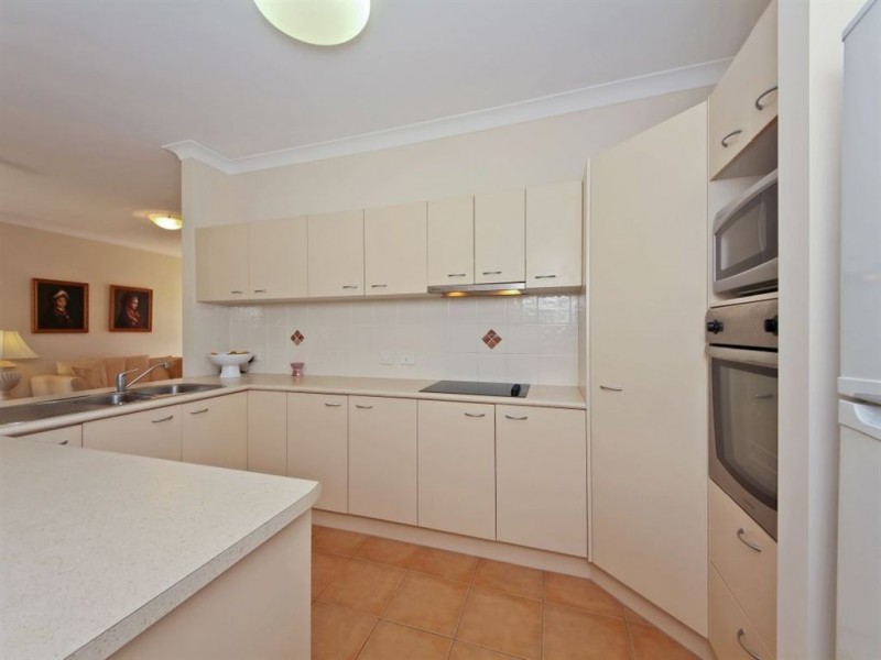 1 Hinterwood Ct, Edens Landing QLD 4207