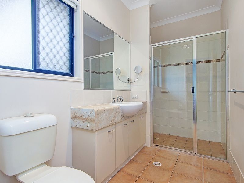 1 Hinterwood Ct, Edens Landing QLD 4207