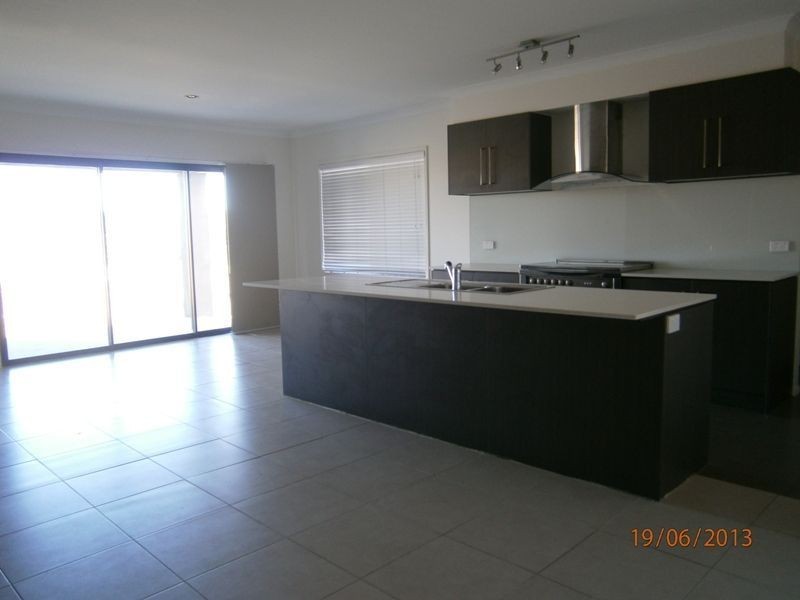 15 Buchanan Circuit, Oxenford QLD 4210