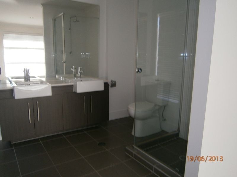 15 Buchanan Circuit, Oxenford QLD 4210